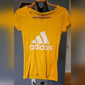 ADIDAS TEE - SIZE SMALL